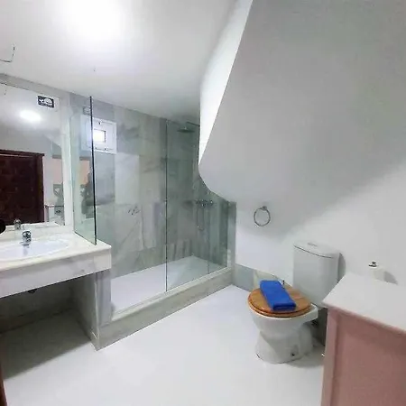 بيت للعطل Blue Breeze House With Pool Facing Sea