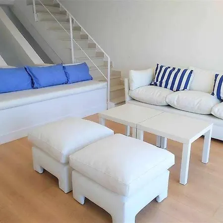 بيت للعطل Blue Breeze House With Pool Facing Sea كوراليهو