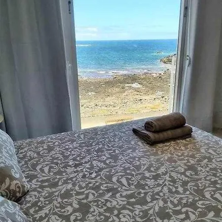 بيت للعطل Blue Breeze House With Pool Facing Sea *