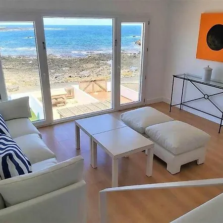 بيت للعطل Blue Breeze House With Pool Facing Sea كوراليهو
