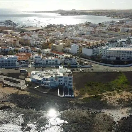 بيت للعطل Blue Breeze House With Pool Facing Sea