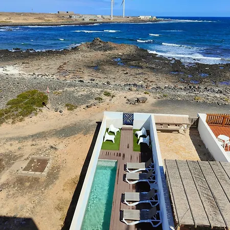 Blue Breeze House With Pool Facing Sea * كوراليهو