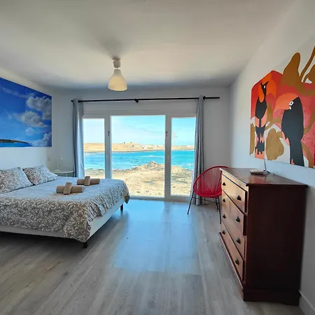 Blue Breeze House With Pool Facing Sea بيت للعطل