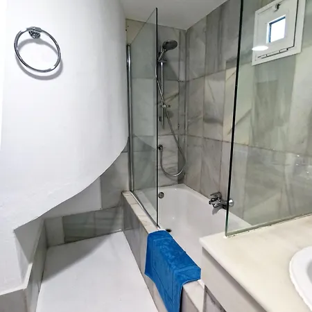 بيت للعطل Sun & 1 *